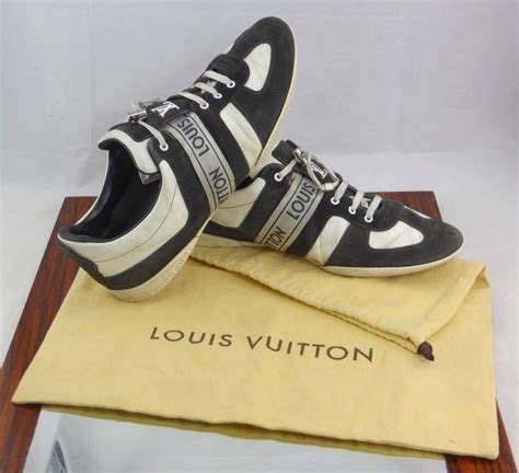 scarpe sportive uomo louis vuitton|louis vuitton bianche.